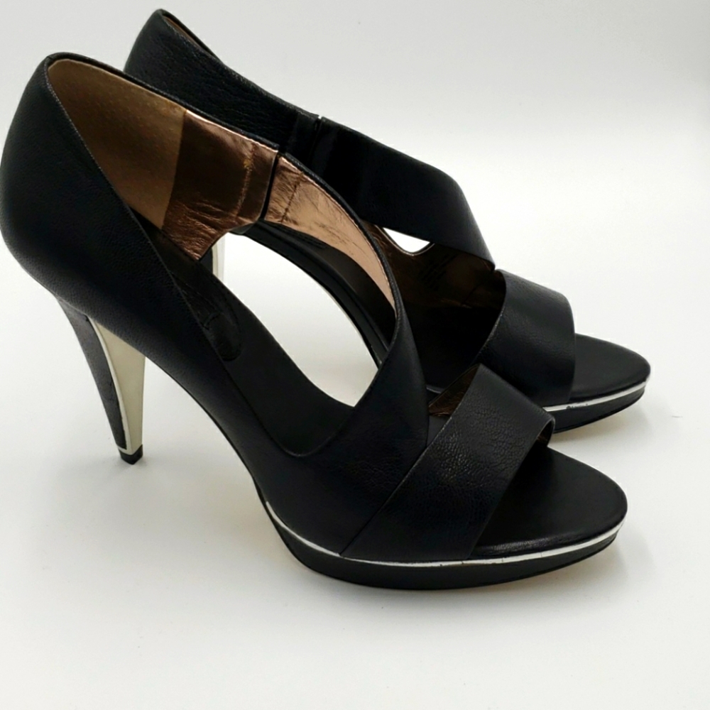 New Banana Republic Pumps